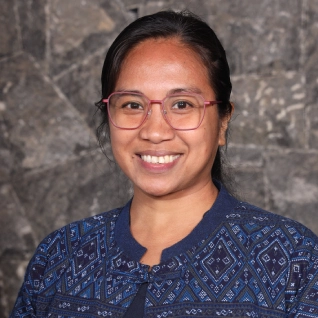 Portrait of Sheryll Umagtang, packaging professional at Packfora